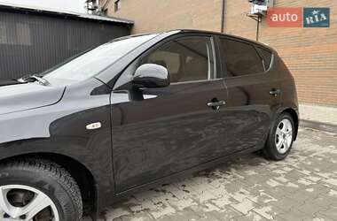 Хэтчбек Hyundai i30 2009 в 