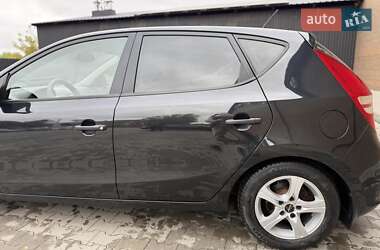 Хэтчбек Hyundai i30 2009 в 