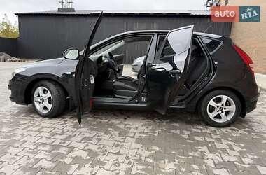Хэтчбек Hyundai i30 2009 в 
