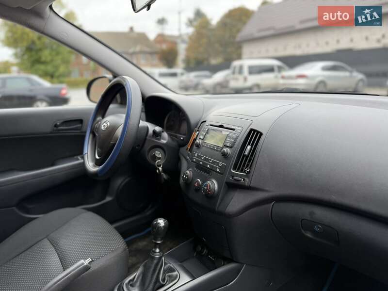 Хэтчбек Hyundai i30 2009 в Казатине