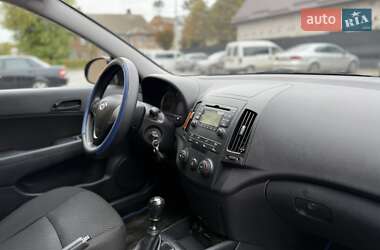 Хэтчбек Hyundai i30 2009 в 