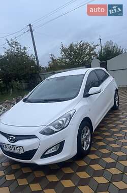 Хетчбек Hyundai i30 2013 в Полонному