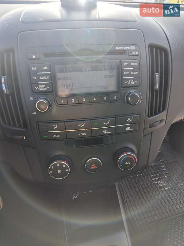 Универсал Hyundai i30 2011 в Ровно фото 3 Универсал Hyundai i30 2011 в Ровно