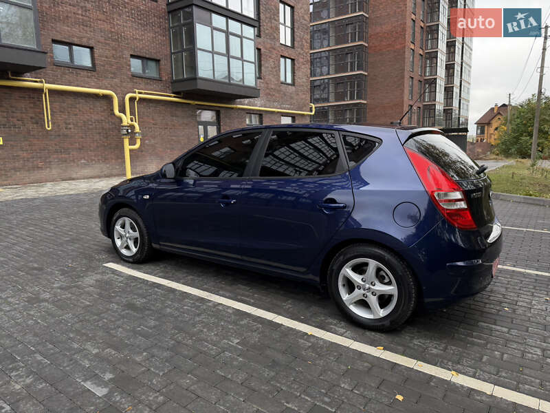 Хэтчбек Hyundai i30 2008 в Полтаве