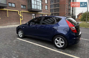 Хэтчбек Hyundai i30 2008 в 