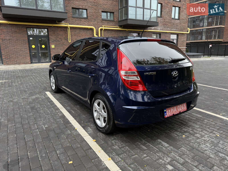 Хэтчбек Hyundai i30 2008 в Полтаве