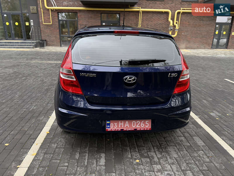Хэтчбек Hyundai i30 2008 в Полтаве