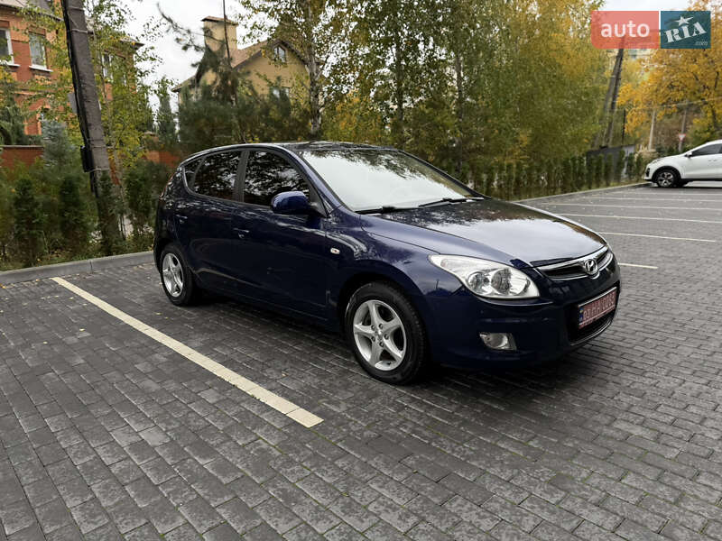 Хэтчбек Hyundai i30 2008 в Полтаве