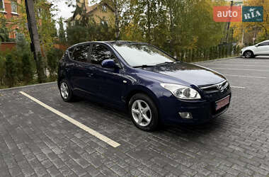 Хэтчбек Hyundai i30 2008 в 