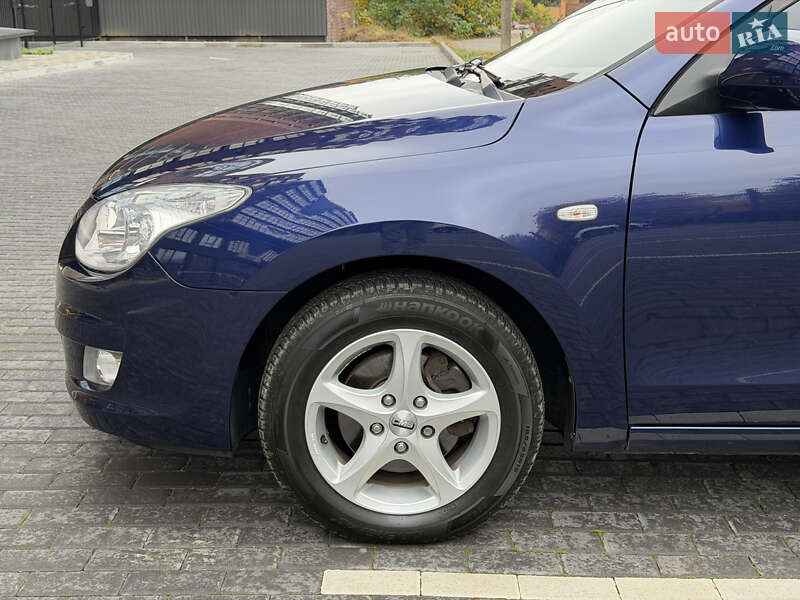 Хэтчбек Hyundai i30 2008 в Полтаве