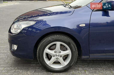 Хэтчбек Hyundai i30 2008 в 