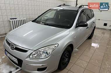 Универсал Hyundai i30 2008 в Надворной