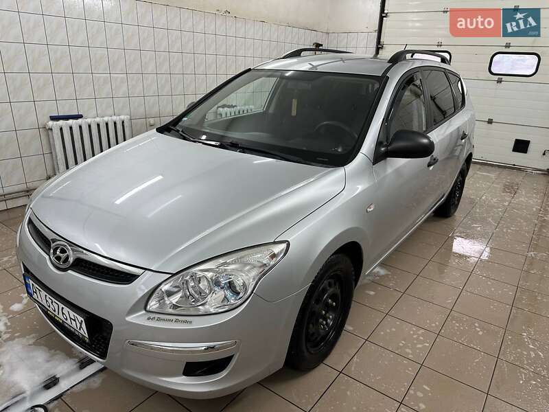 Универсал Hyundai i30 2008 в Надворной