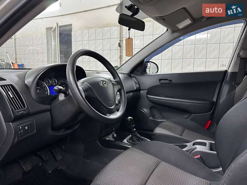 Универсал Hyundai i30 2008 в Надворной