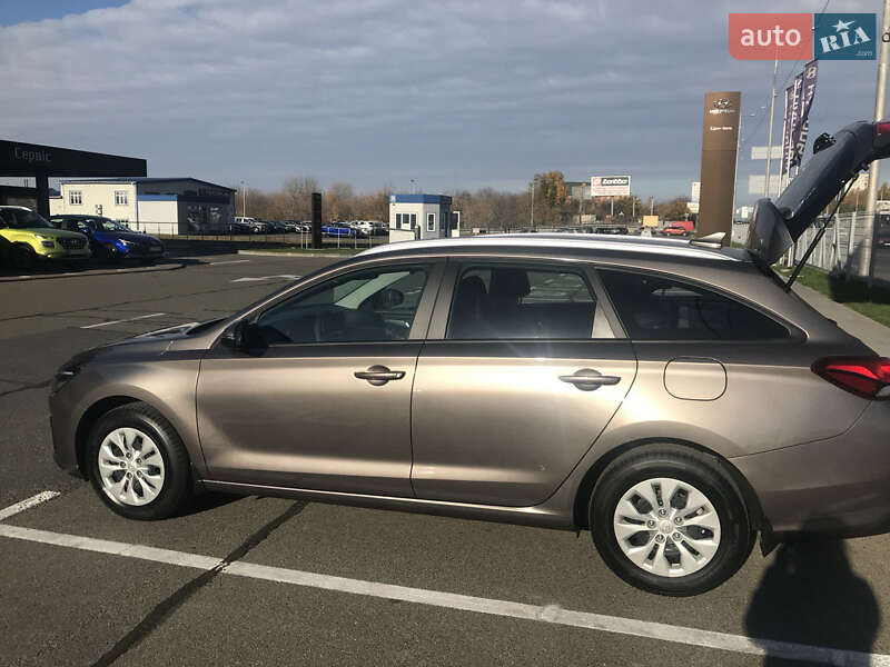 Универсал Hyundai i30 2021 в Киеве