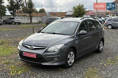Универсал Hyundai i30 2010 в Луцке