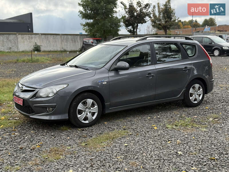 Универсал Hyundai i30 2010 в Луцке