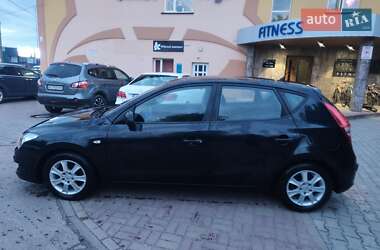 Хетчбек Hyundai i30 2009 в 