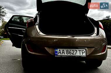 Хетчбек Hyundai i30 2012 в 