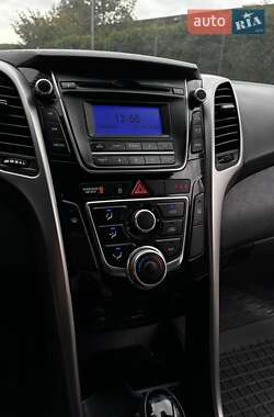 Хетчбек Hyundai i30 2012 в 