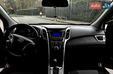 Хетчбек Hyundai i30 2012 в 