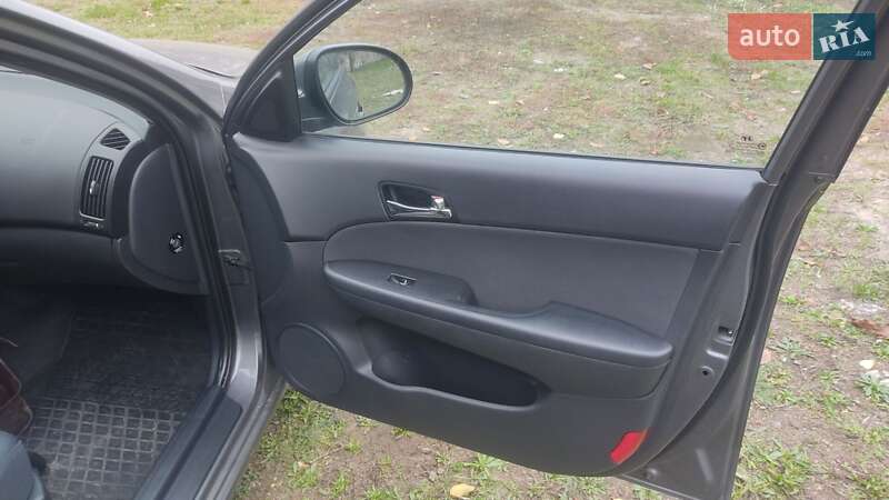Универсал Hyundai i30 2008 в Смеле