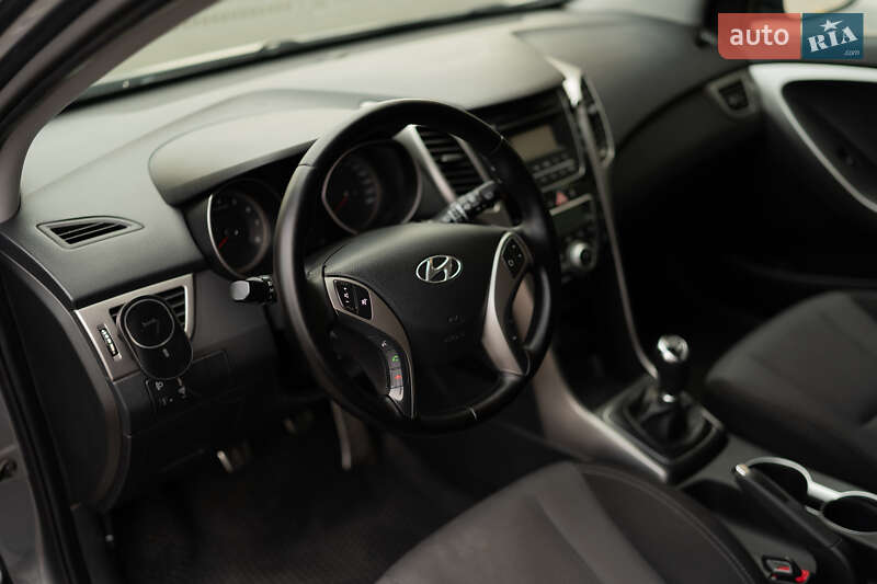 Хэтчбек Hyundai i30 2013 в Чернигове