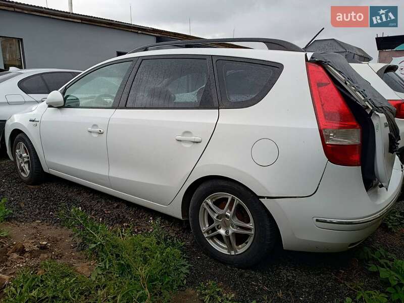 Универсал Hyundai i30 2010 в Житомире
