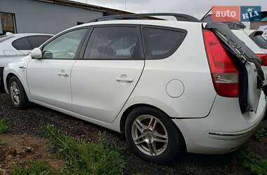 Универсал Hyundai i30 2010 в  фото 3 Универсал Hyundai i30 2010 в