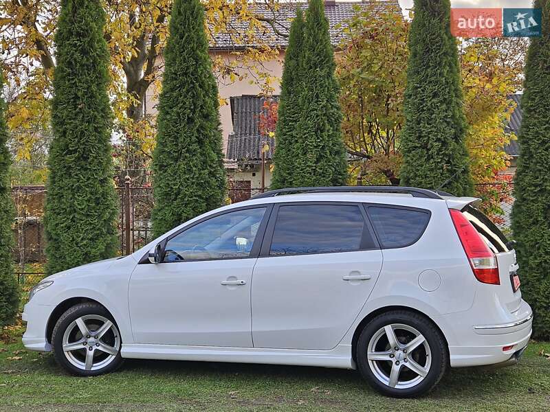 Универсал Hyundai i30 2009 в Бориславе