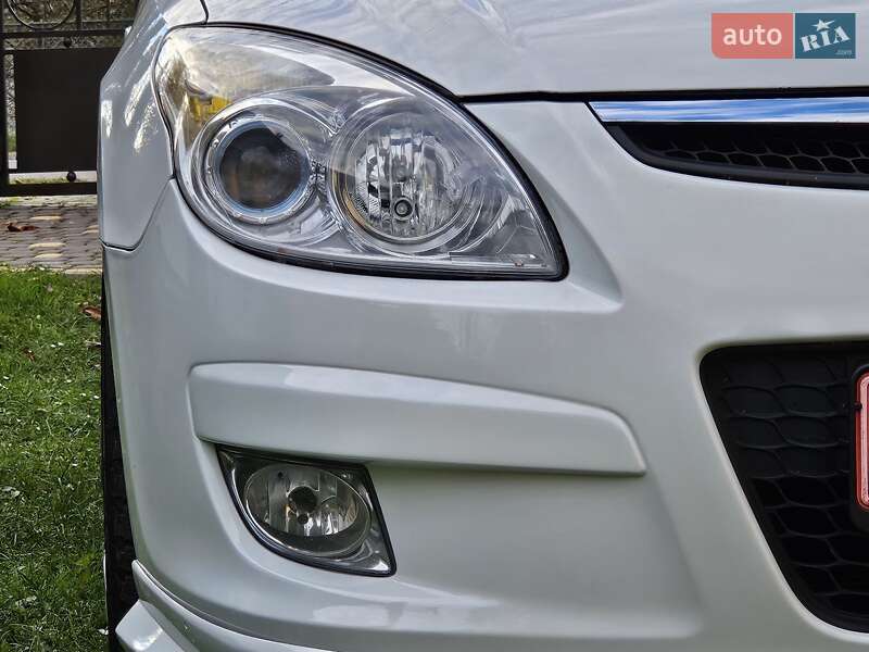 Универсал Hyundai i30 2009 в Бориславе
