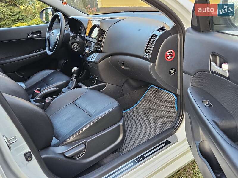 Универсал Hyundai i30 2009 в Бориславе