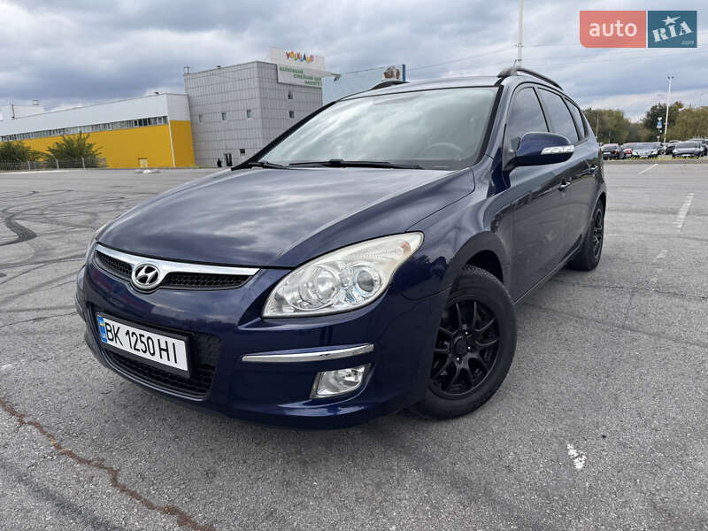 Універсал Hyundai i30 2008 в  фото Універсал Hyundai i30 2008 в