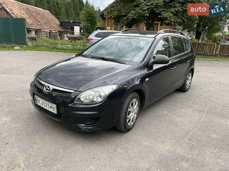 Универсал Hyundai i30 2009 в Славском