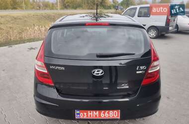 Хэтчбек Hyundai i30 2009 в 