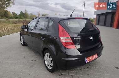 Хэтчбек Hyundai i30 2009 в 