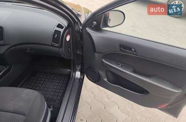 Хэтчбек Hyundai i30 2009 в 