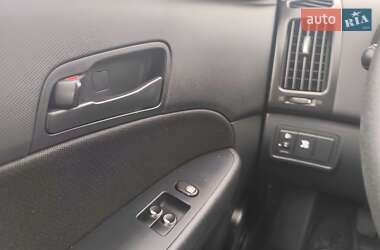 Хэтчбек Hyundai i30 2009 в 