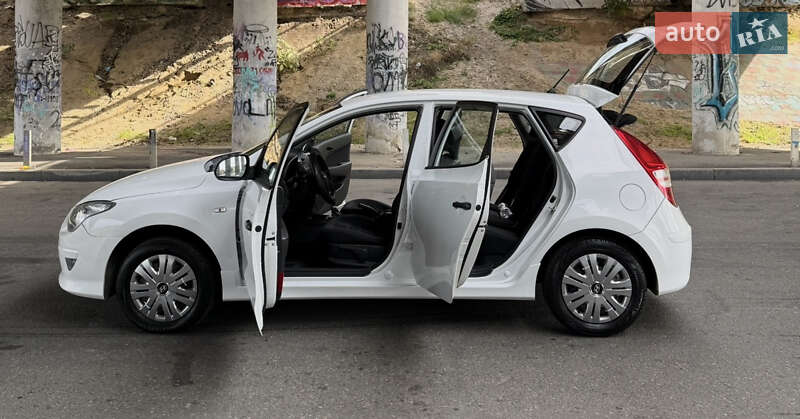 Хетчбек Hyundai i30 2010 в Одесі