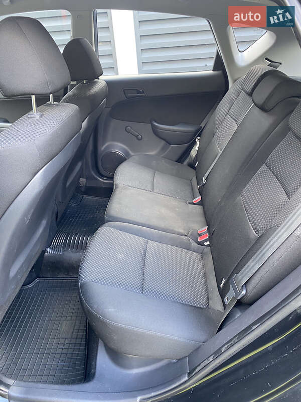 Хэтчбек Hyundai i30 2011 в Львове