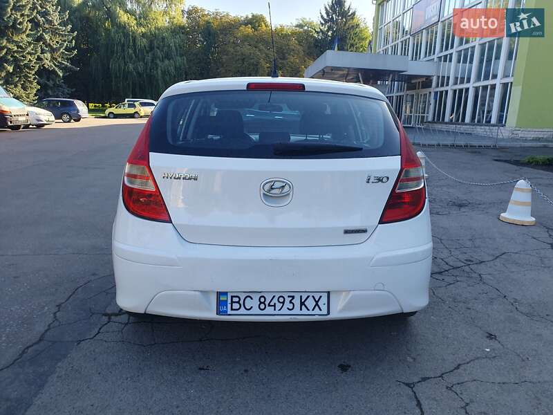 Хетчбек Hyundai i30 2011 в Рівному фото 2 Хетчбек Hyundai i30 2011 в Рівному
