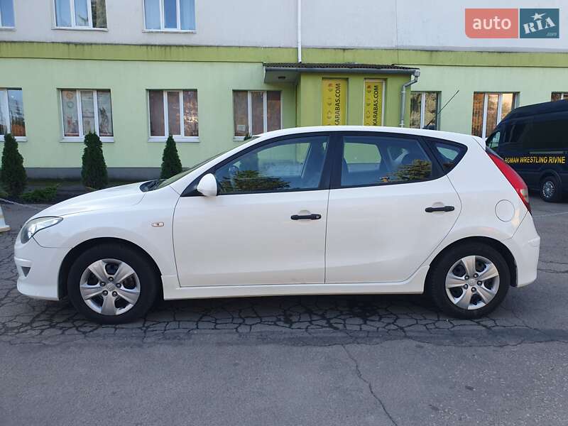Хетчбек Hyundai i30 2011 в Рівному фото 7 Хетчбек Hyundai i30 2011 в Рівному