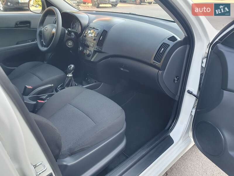 Хетчбек Hyundai i30 2011 в Рівному фото 15 Хетчбек Hyundai i30 2011 в Рівному