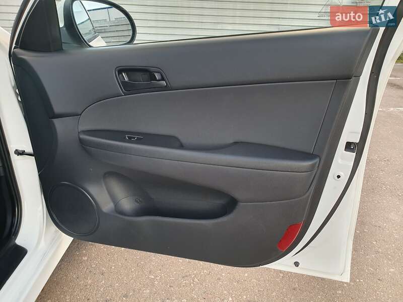 Хетчбек Hyundai i30 2011 в Рівному фото 20 Хетчбек Hyundai i30 2011 в Рівному