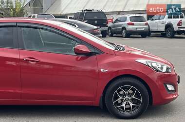 Хэтчбек Hyundai i30 2013 в 