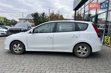 Хэтчбек Hyundai i30 2010 в 