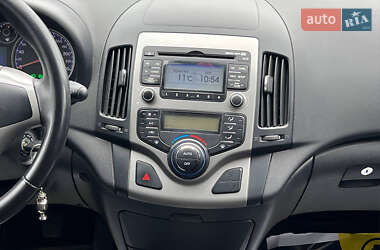 Хэтчбек Hyundai i30 2010 в 