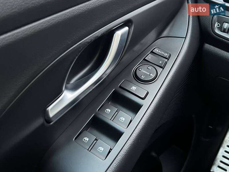 Универсал Hyundai i30 2020 в Киеве фото 15 Универсал Hyundai i30 2020 в Киеве