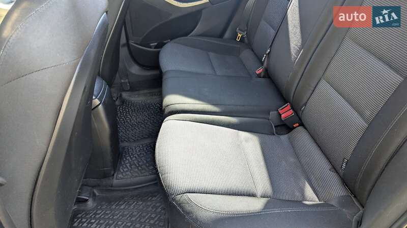 Хетчбек Hyundai i30 2013 в Чернівцях