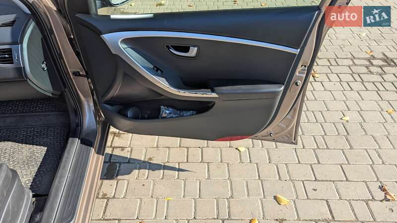 Хетчбек Hyundai i30 2013 в Чернівцях